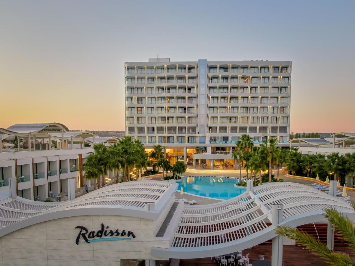 Radisson Beach Resort Larnaca Exteriör bild